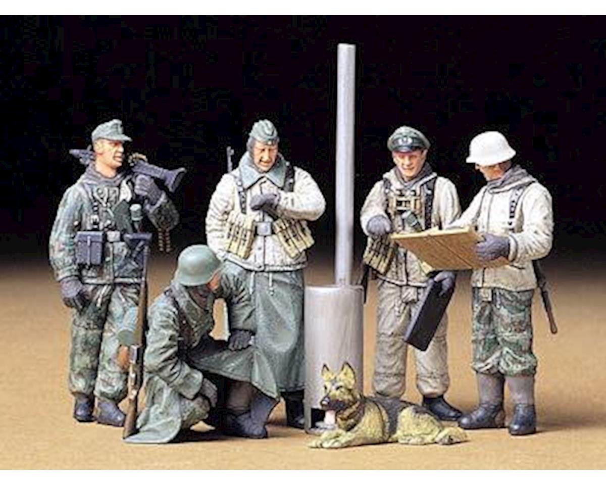 Tamiya 1/35 German Soldier Field Brief (TAM35212)